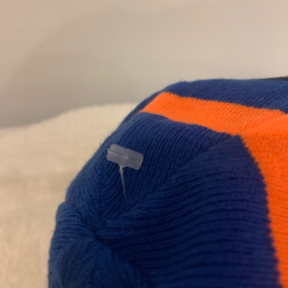 The North Face Reversible Hat - Picture 5 of 8